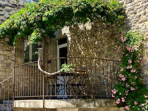 Nature cottage w/ terrace near Ardèche & Cèze