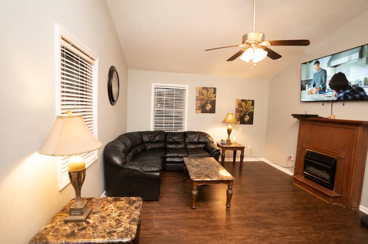 Cheerfull 3-bedroom Home In Columbus - Columbus, MS