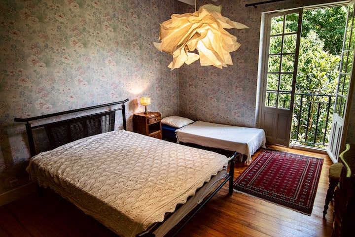 Стая с изглед към реката 
17 м2 - ма души 3