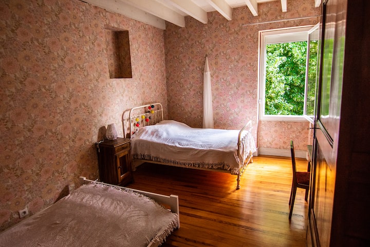 Стая със селски шарки. 16 м2 (за 3/4 души)