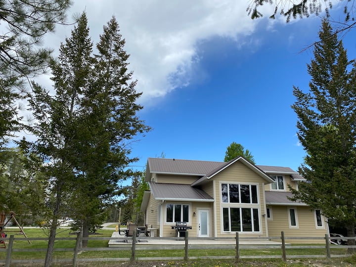 Cozy and spacious 3 bedroom, 2 bathroom cottage Houses for Rent in