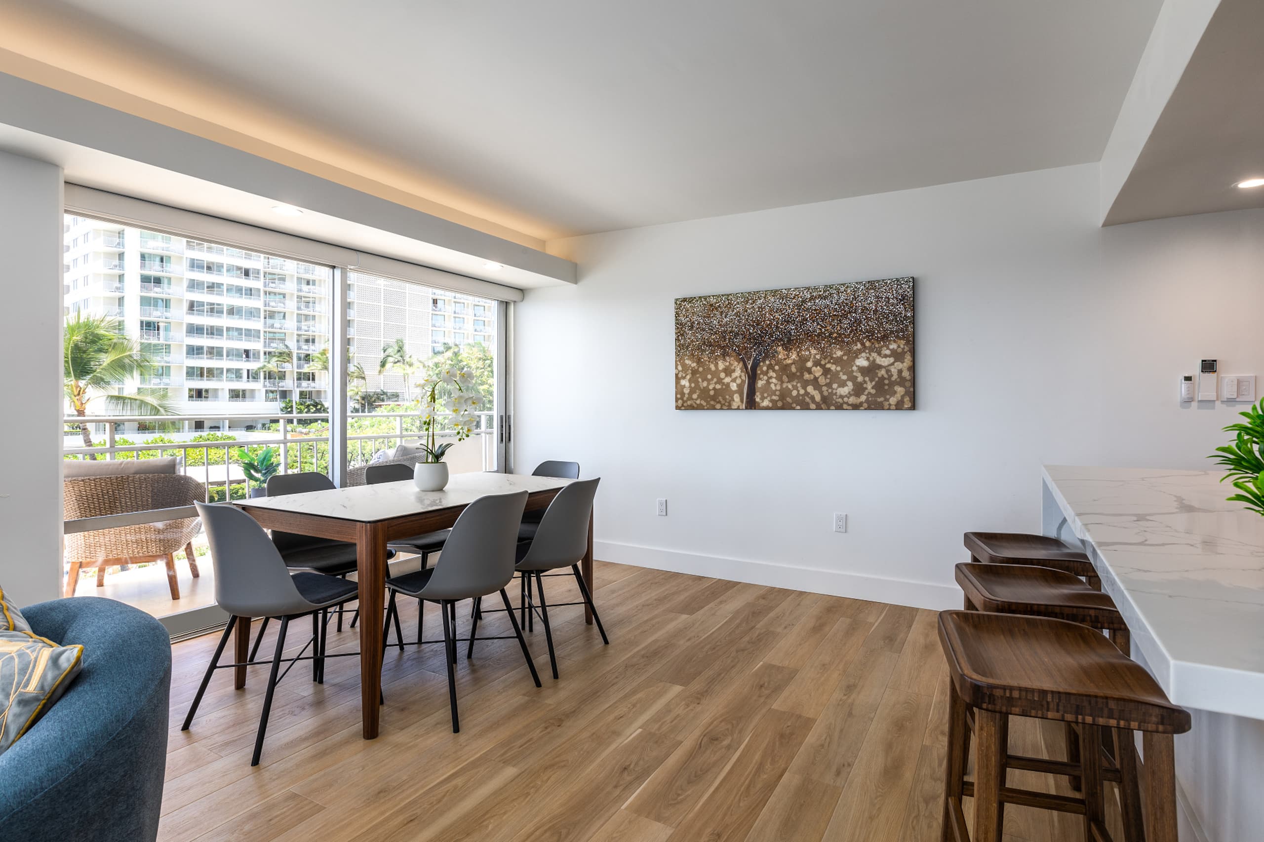Condo in Honolulu · ★4.97 · 2 bedrooms · 4 beds · 2 private baths - Image 11