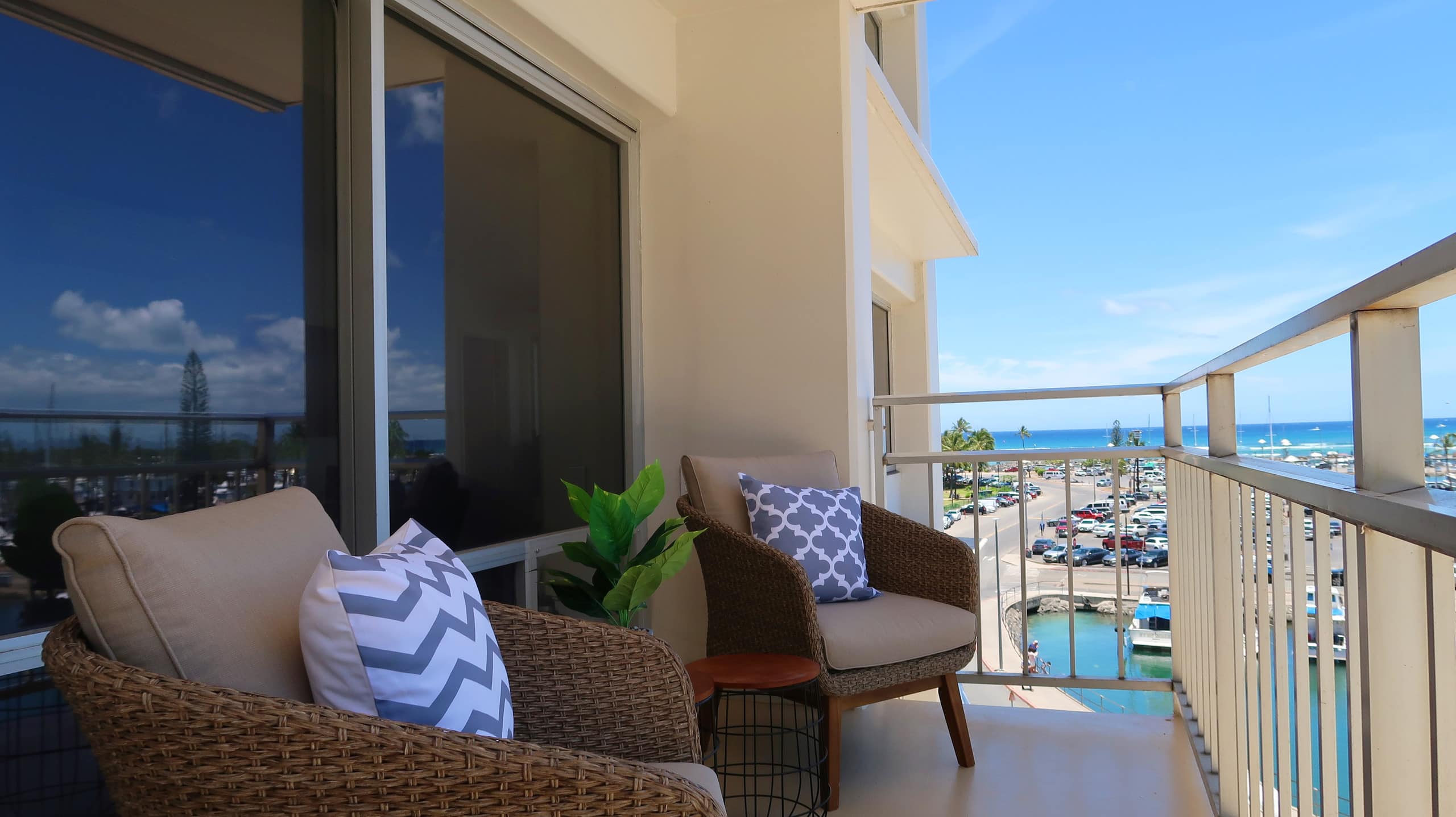 Condo in Honolulu · ★4.97 · 2 bedrooms · 4 beds · 2 private baths - Image 21