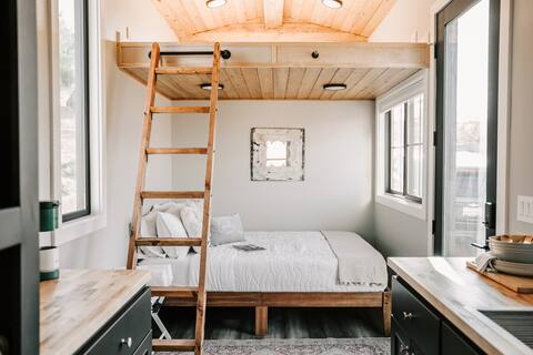 Lux Tiny Home Suit near Temecula