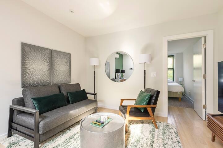 Park Slope Townhouse: Private Full-Floor 2 Bedroom gallery image 3