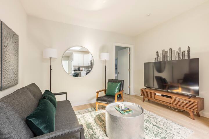 Park Slope Townhouse: Private Full-Floor 2 Bedroom gallery image 2