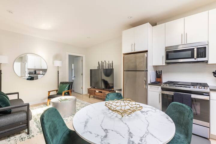 Park Slope Townhouse: Private Full-Floor 2 Bedroom gallery image 5