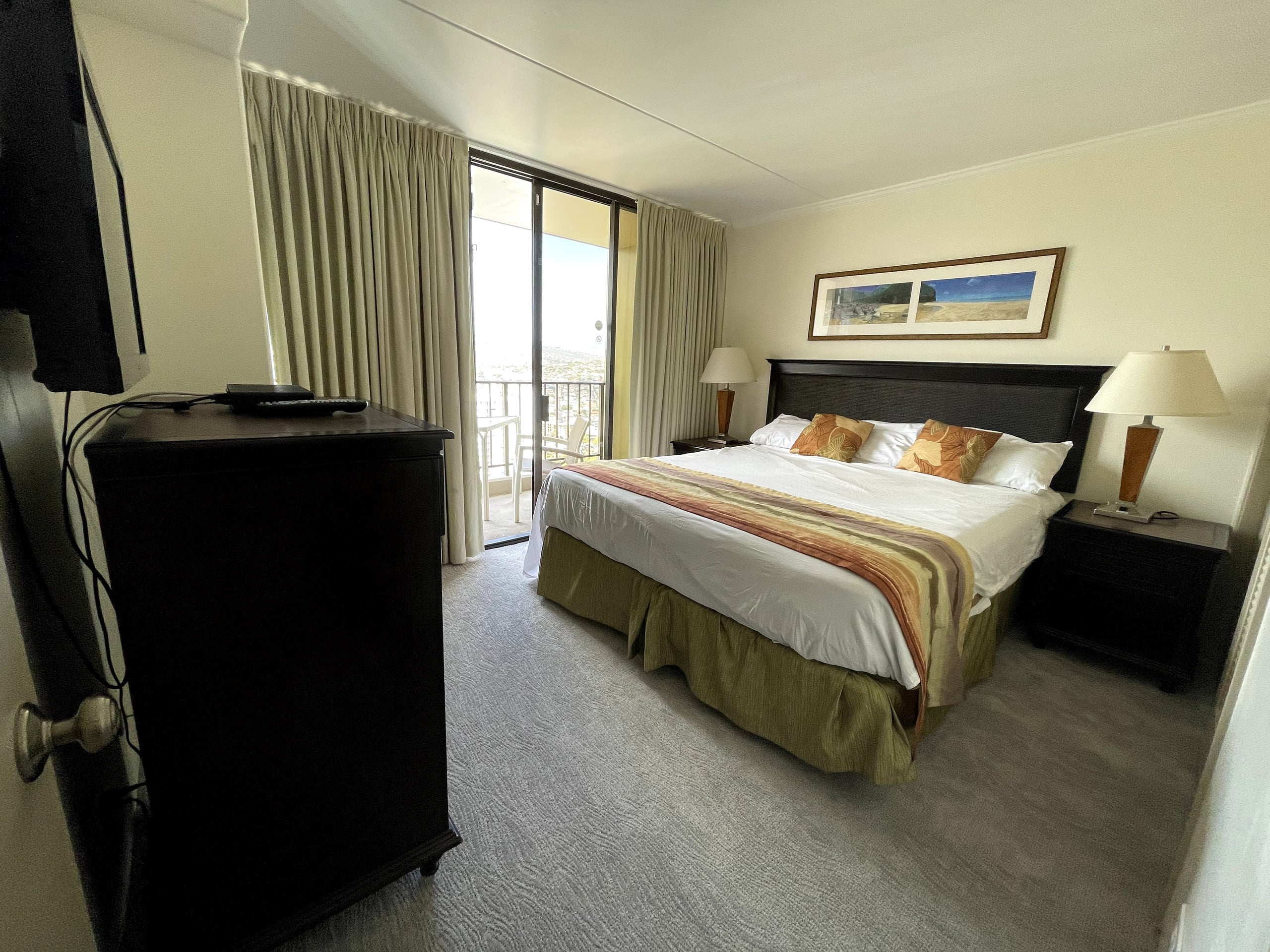 Condo in Honolulu · ★4.84 · 1 bedroom · 2 beds · 1 bath - Image 9