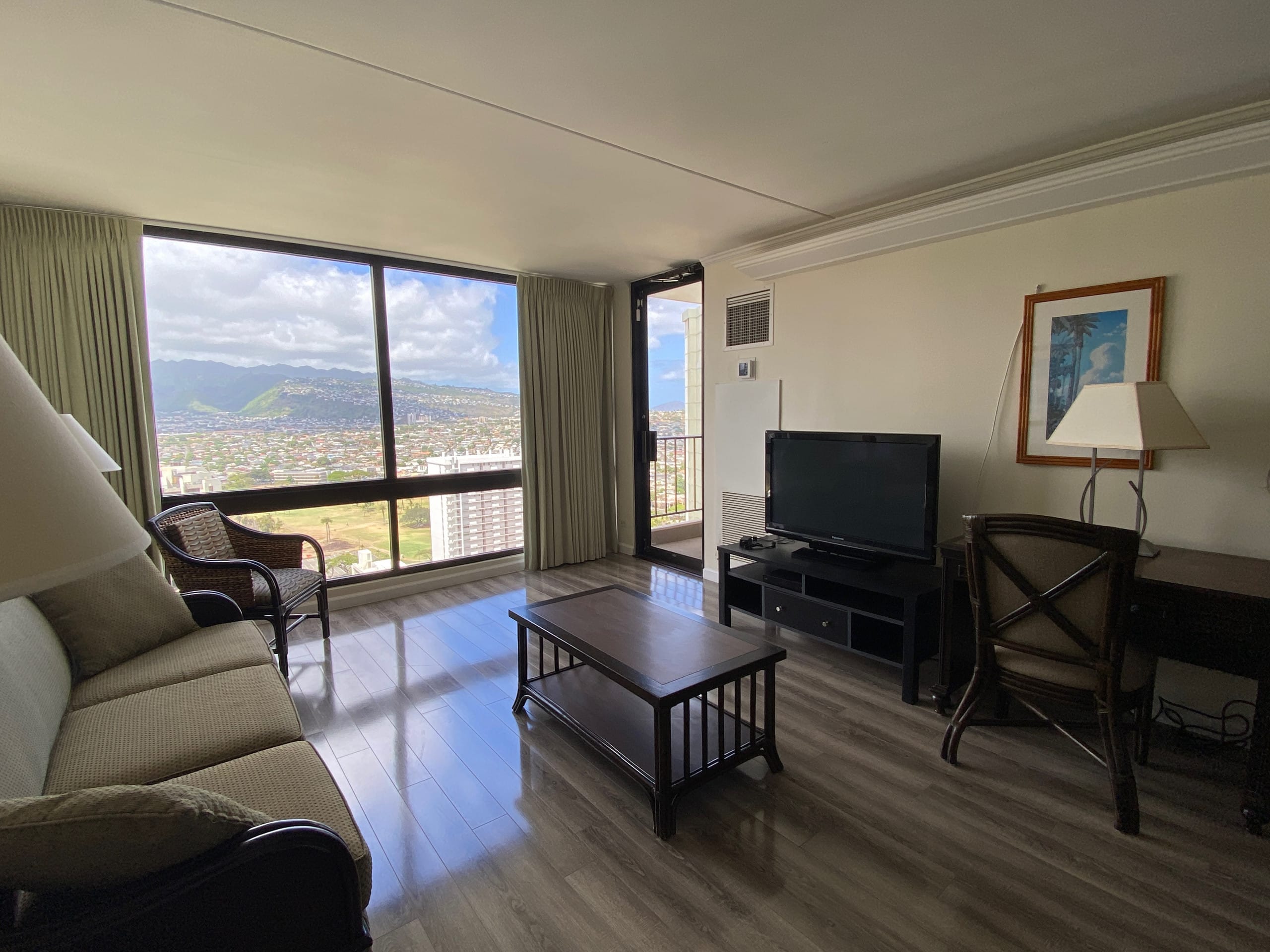 Condo in Honolulu · ★4.84 · 1 bedroom · 2 beds · 1 bath - Image 3