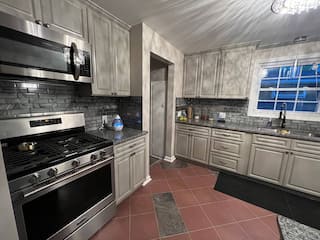 Peaceful Brick Home •Long & Short Stays + Parking, photo 6 of 38