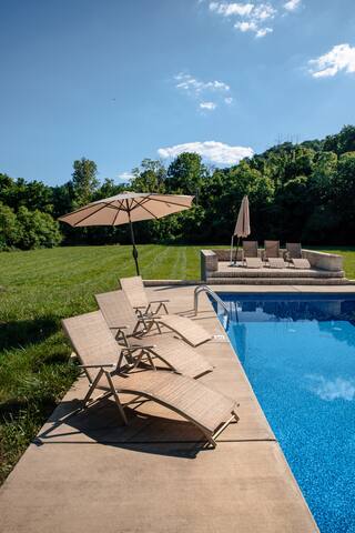 Ultimate Privacy – Luxury Home on 9 Acres w/ Pool gallery image 5