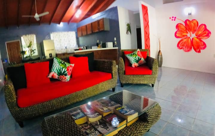 Cheerful 3-bedroom Bungalow With Pool! Wi-fi /Ac - Samoa