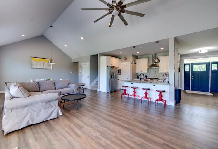 Burlington Bungalow: 5bdrm Near Creation Museum - Hidden Valley, IN