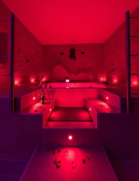 Loveroom Tours Indiscreet Spa - Hammam - Sauna