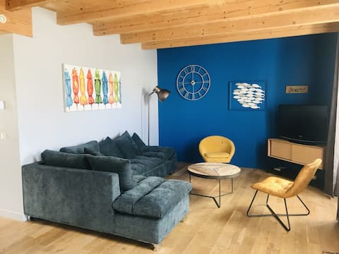 Top performing Airbnb: House in the center of the village with bicycles in Sainte Marie De Ré