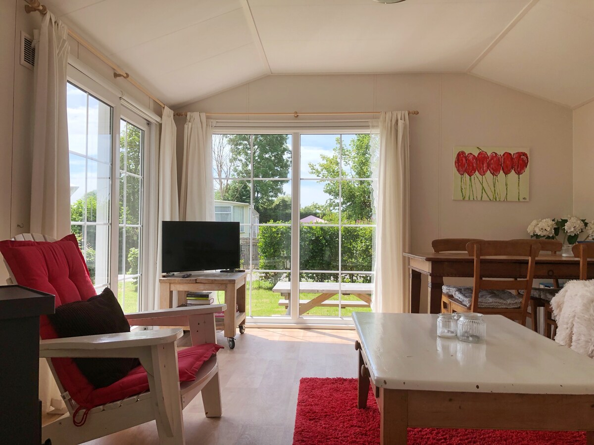 Top performing Airbnb: Chalet 556 at Recreation Park de Wielen in Sint Maarten (Woonkern)