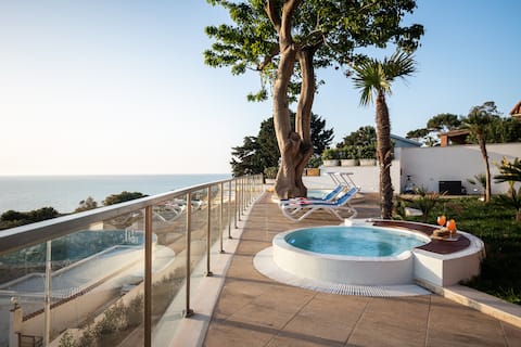 Sea view villa with heated pool in Trappeto