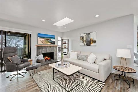 Top Airbnb: Del Mar! Walk to beach, Updated + Ocean views! in Torrey Pines