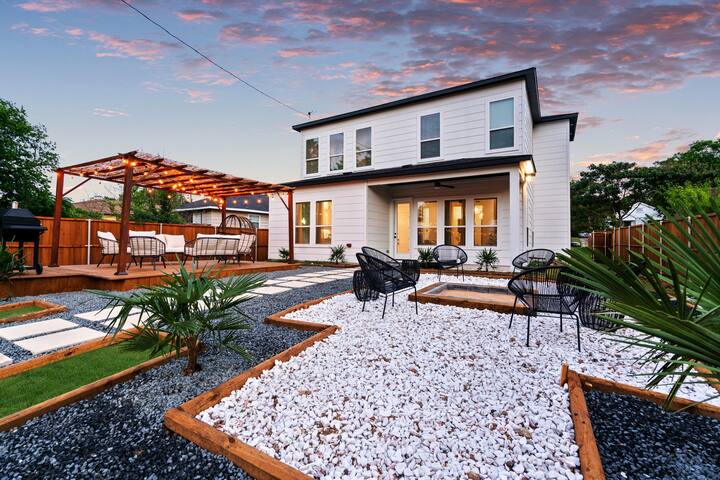 Spacious Dallas Home- Big Backyard, Jacuzzi & Pool gallery image 5