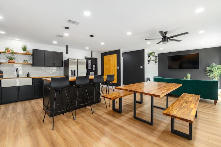 5BR Home in the Heart of Dallas – Near Bishop Arts