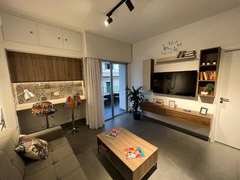 24/7 Elec Elegant Modern 1-BR APT in Achrafieh