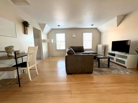 Downtown Plymouth, WI Second Floor 2 Bed Apartment