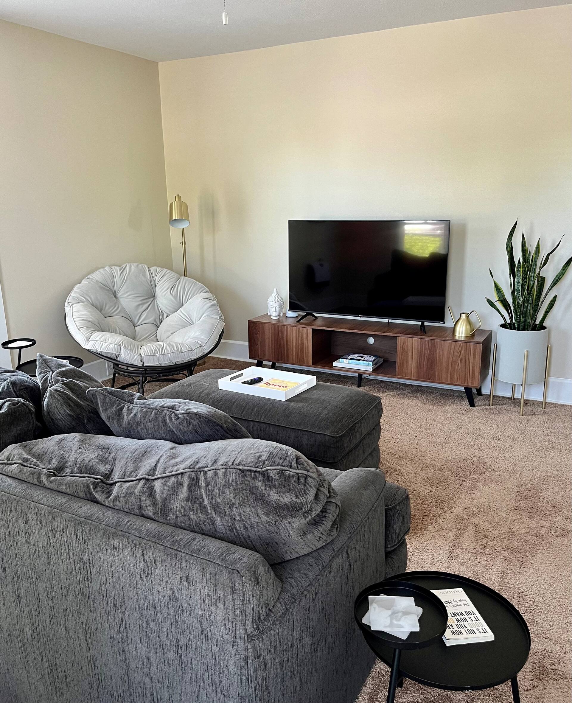Beautiful & Comfortable One Bedroom/ One Bathroom