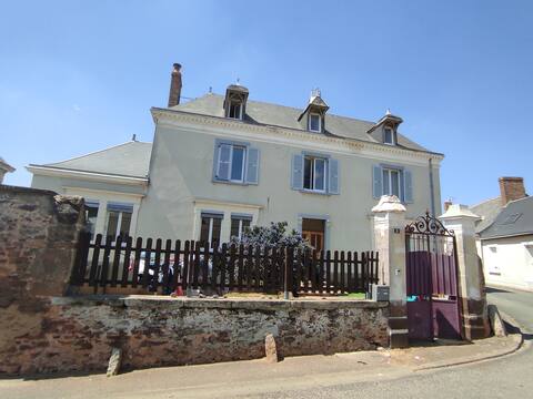 Large, warm and bright family home