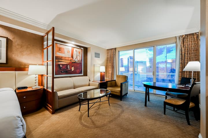 Z42h Signature At Mgm Studio | Open Balcony - Las Vegas, NV