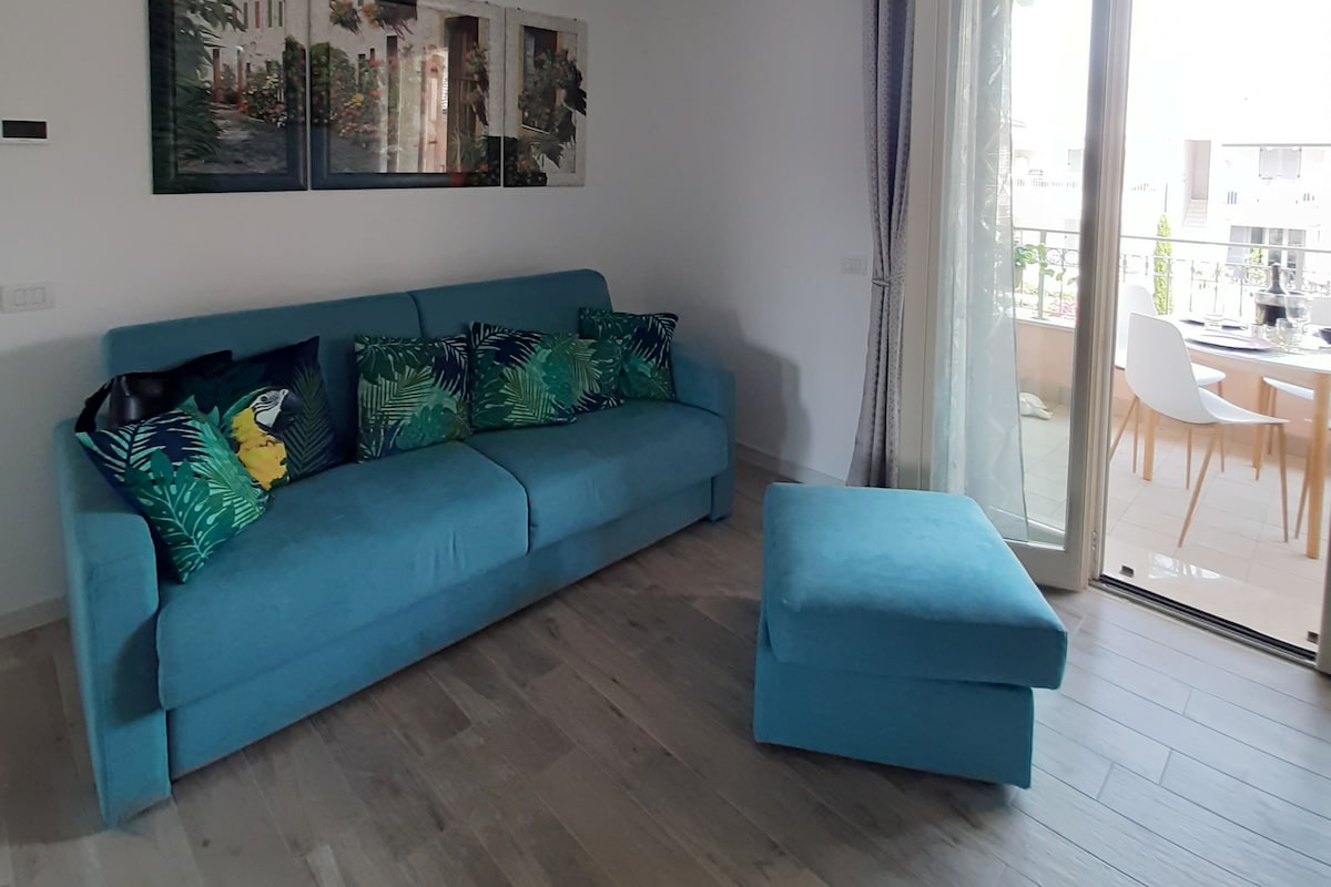 Airbnb con migliori performance: Quadrivium Alexa Apartment with pool Peschiera d/G a Castelnuovo Del Garda