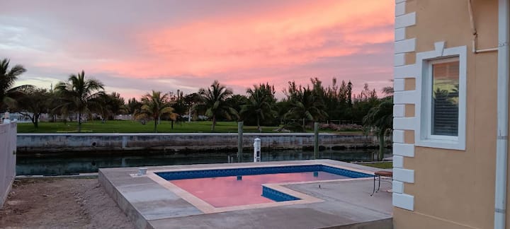 Paradise Found! 3br Oceanview Villa | Pool + Beach