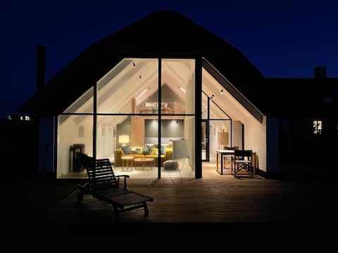 Design loft with private lake | 5 min from the sea