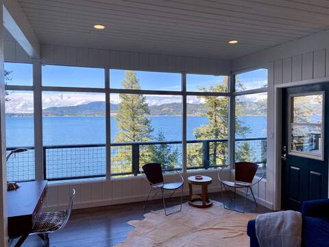3-BR Lake Front & View cabin next to Gozzer Ranch