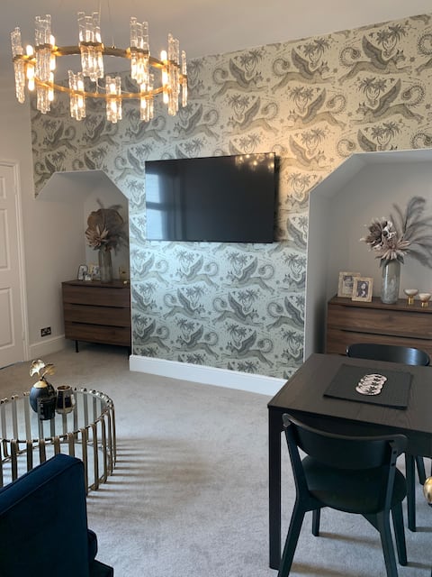 Successful Airbnb property: Spacious 2 Bed beautiful flat, Gosforth, Newcastle in North Gosforth