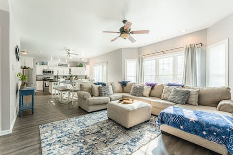 Cosmos Cozy Home, Hot Tub, King Beds, Jacuzzi