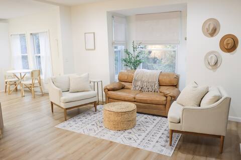 Spacious 4 Bed 3.5 Bath Near Downtown