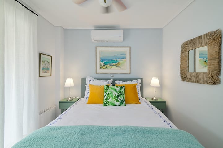 bedroom 2:
bed's size : 1 bed, 200cm x160cm OR 
2 beds, 200cm x 80cm
 air-conditioning, closet, ceiling fan