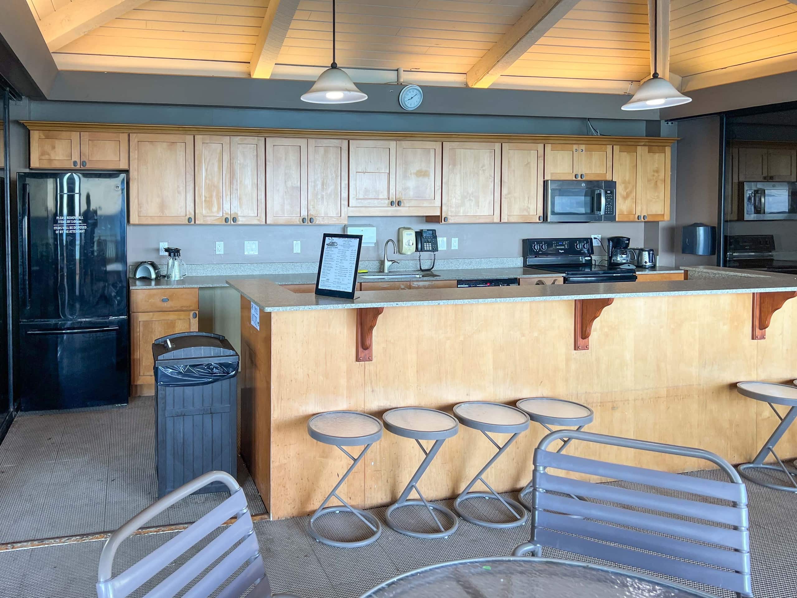 Resort in Lahaina · ★4.8 · 3 bedrooms · 4 beds · 2 private baths - Image 11