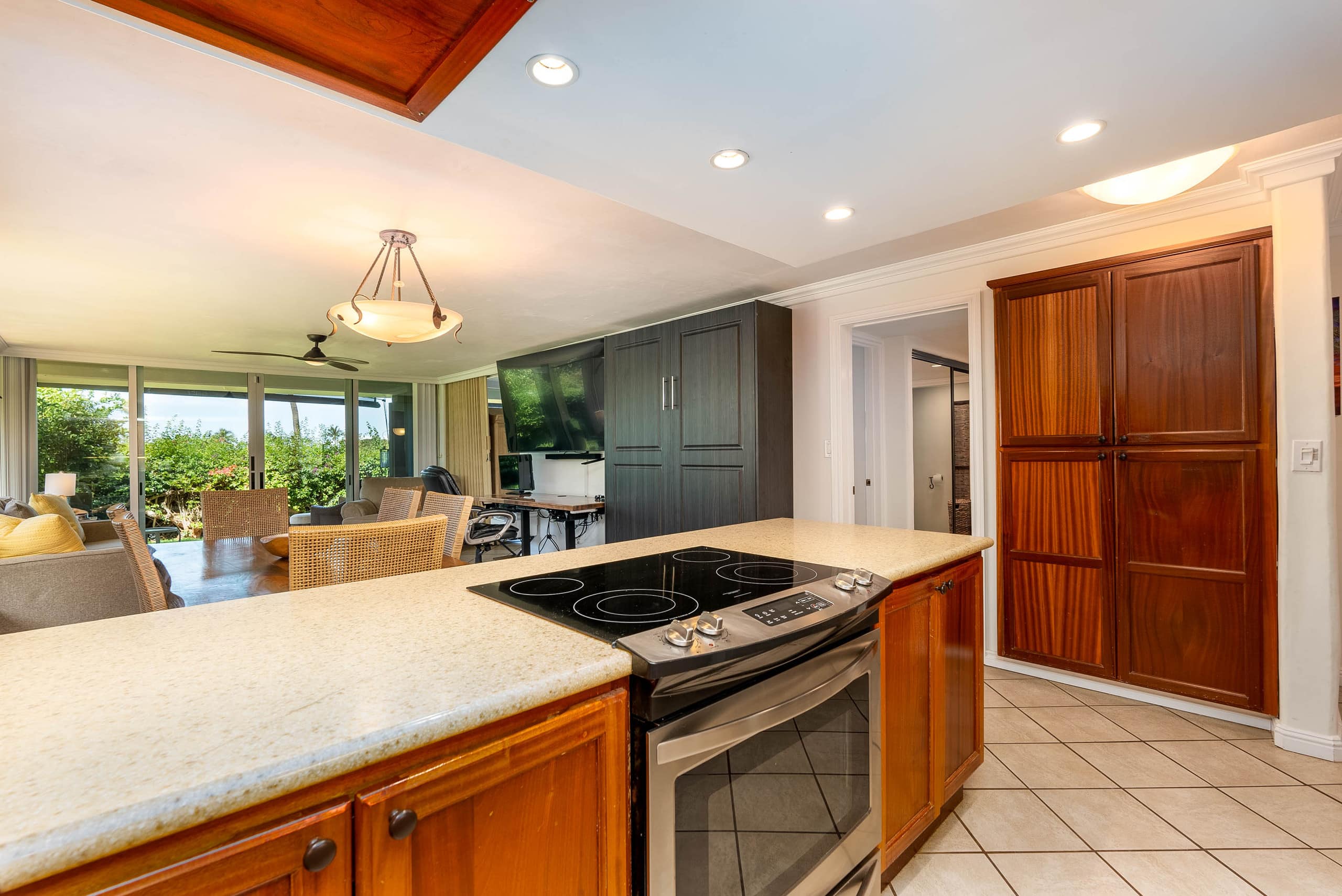 Resort in Lahaina · ★4.8 · 3 bedrooms · 4 beds · 2 private baths - Image 41