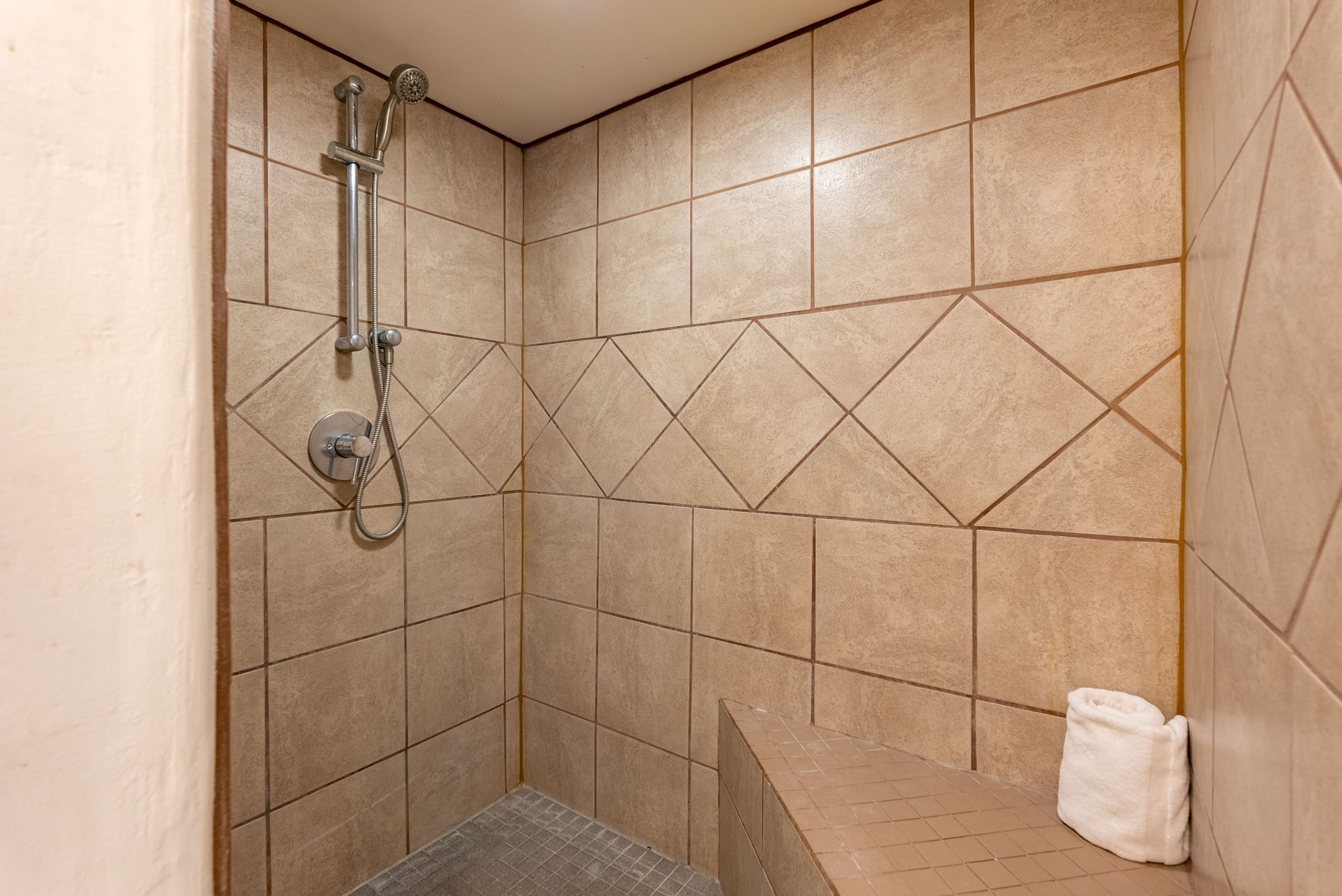 Resort in Lahaina · ★4.8 · 3 bedrooms · 4 beds · 2 private baths - Image 37