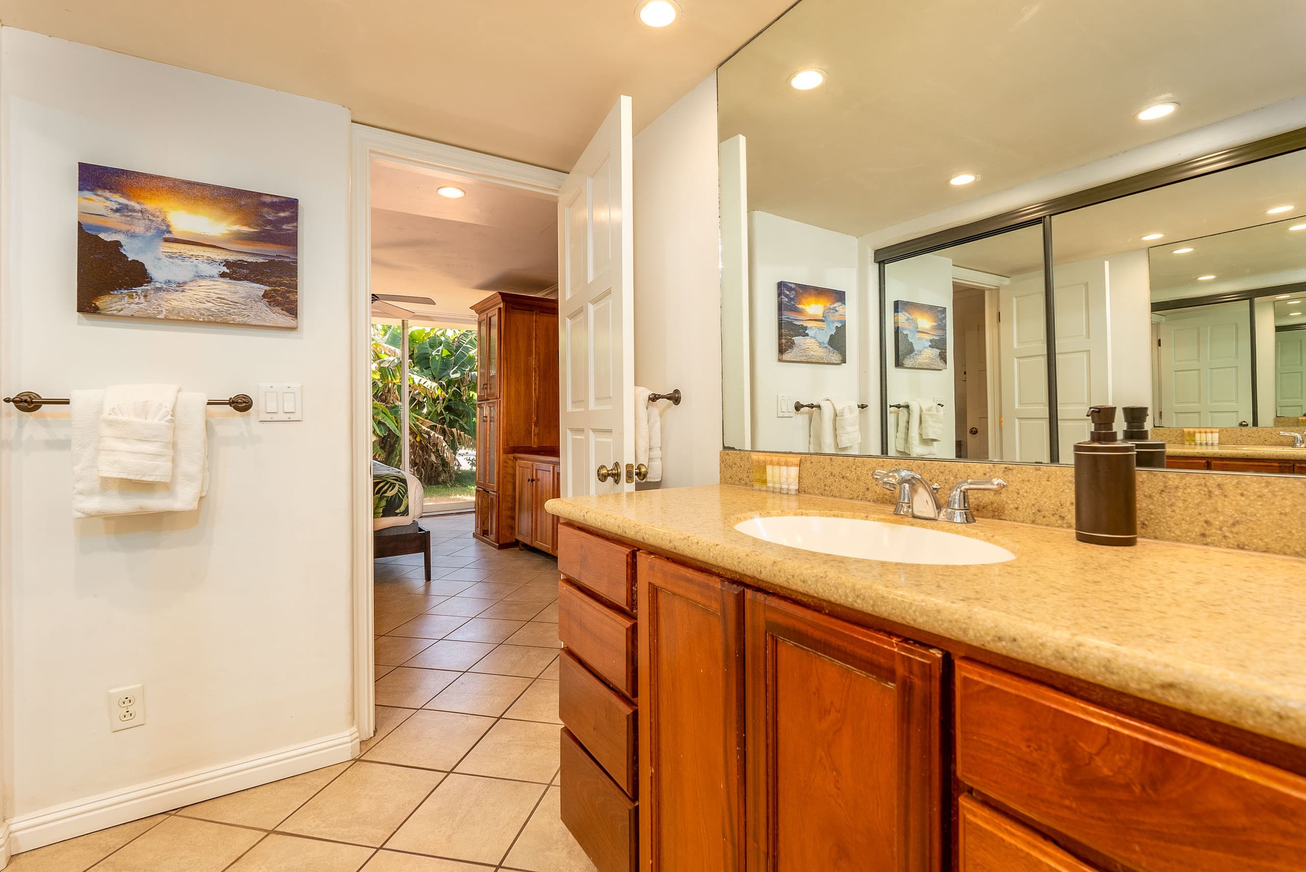 Resort in Lahaina · ★4.8 · 3 bedrooms · 4 beds · 2 private baths - Image 42