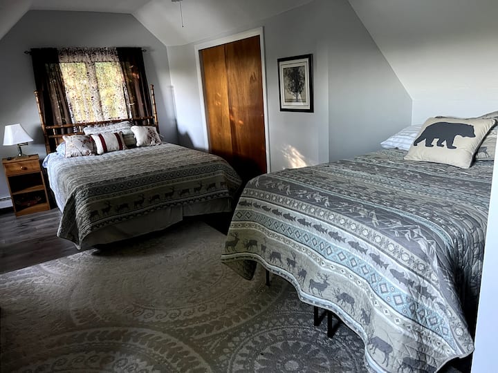 Спалня 2 на горния етаж: двойно легло и двойно легло