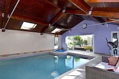 Indoor+pool%2C+hot-tub%2C+cinema.+For+%C2%A3249+a+night%21