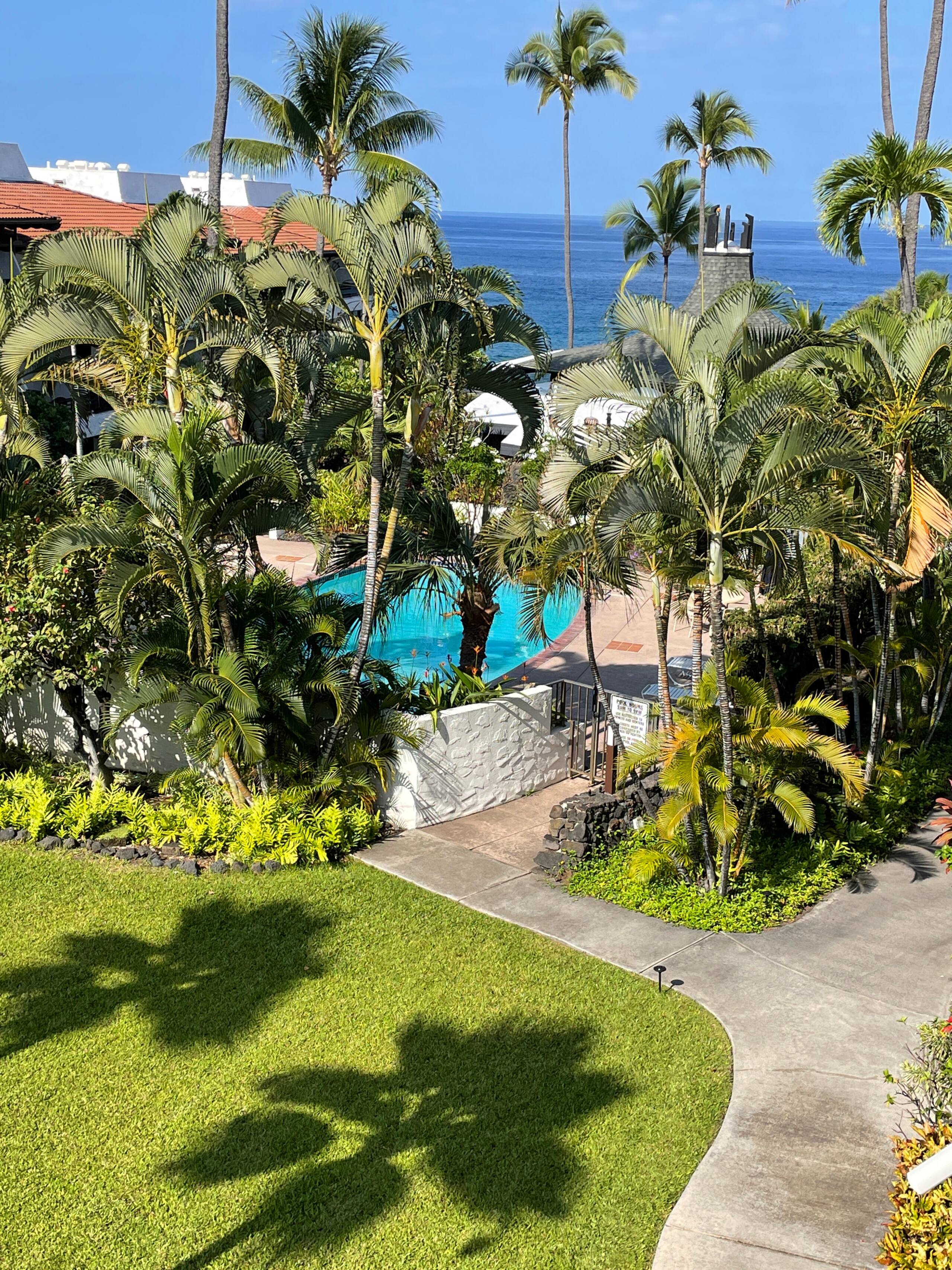 Condo in Kailua-Kona · ★4.71 · 1 bedroom · 2 beds · 1 private bath - Image 18