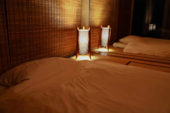 布団は4つ（4人分）ございます。