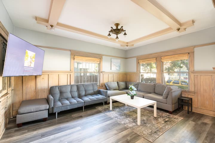 Large Private House - Downtown Long Beach - 4 Cars - Long Beach, CA