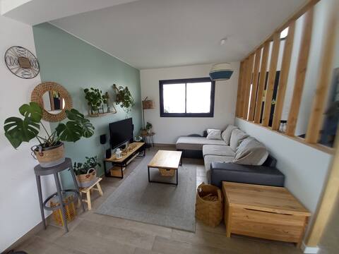 Pleasant townhouse with garden and parking