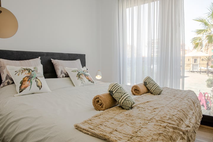 2号卧室配有宽敞的双人床（ 160厘米）