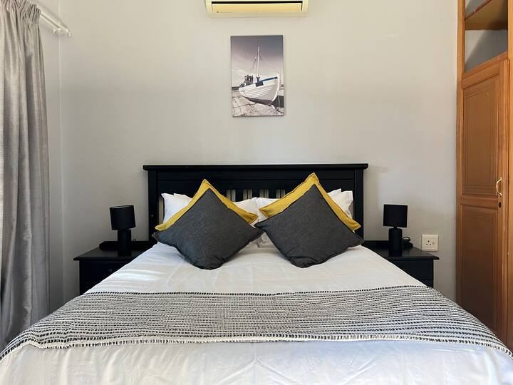 A Guest House Bed and breakfasts for Rent in White River