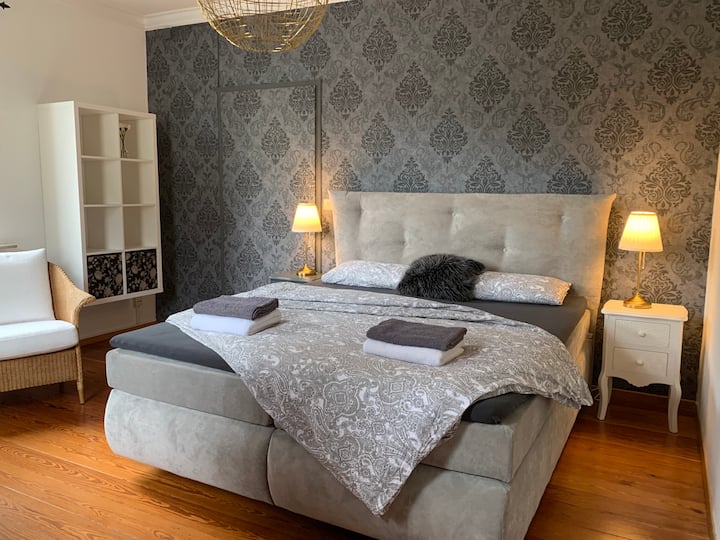 Business & Outlet City Apartment Extralarge P12E